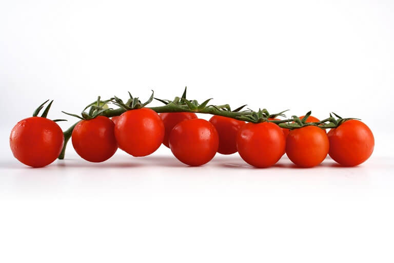 pomidor koktajlowy uprawa gałązka pomidorków